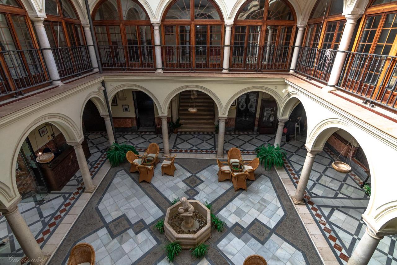 Palacio Marques De La Gomera Hotel Osuna Exterior photo