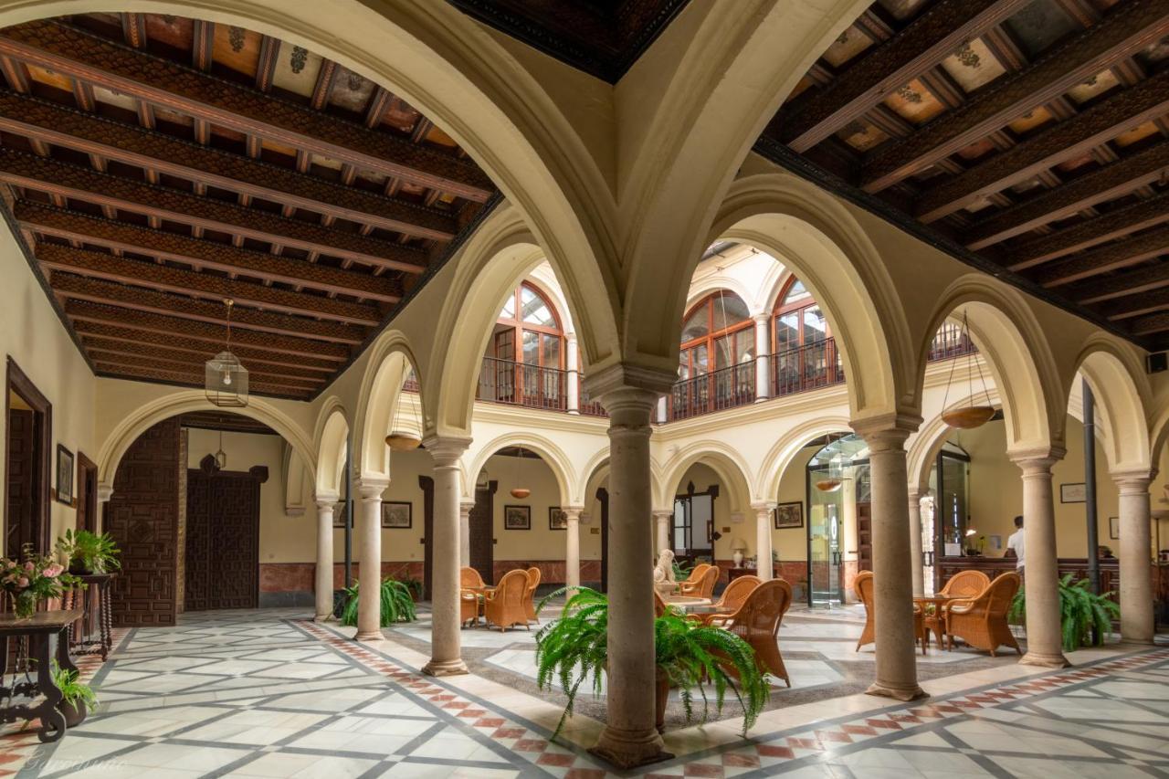 Palacio Marques De La Gomera Hotel Osuna Exterior photo