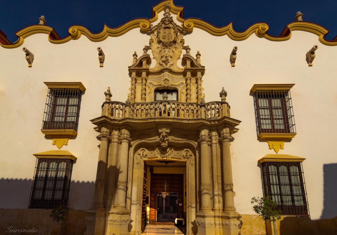 Palacio Marques De La Gomera Hotel Osuna Exterior photo