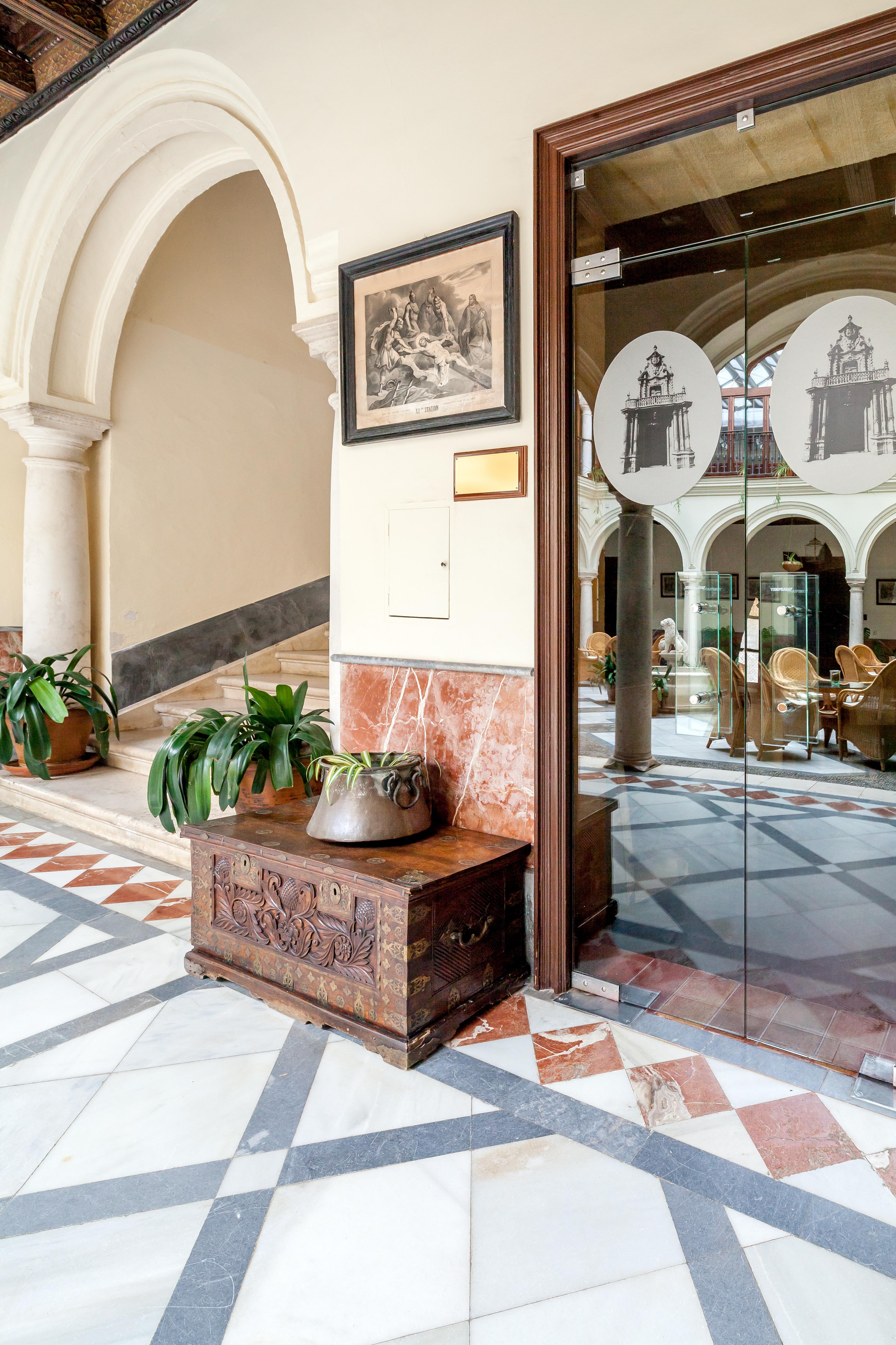 Palacio Marques De La Gomera Hotel Osuna Exterior photo