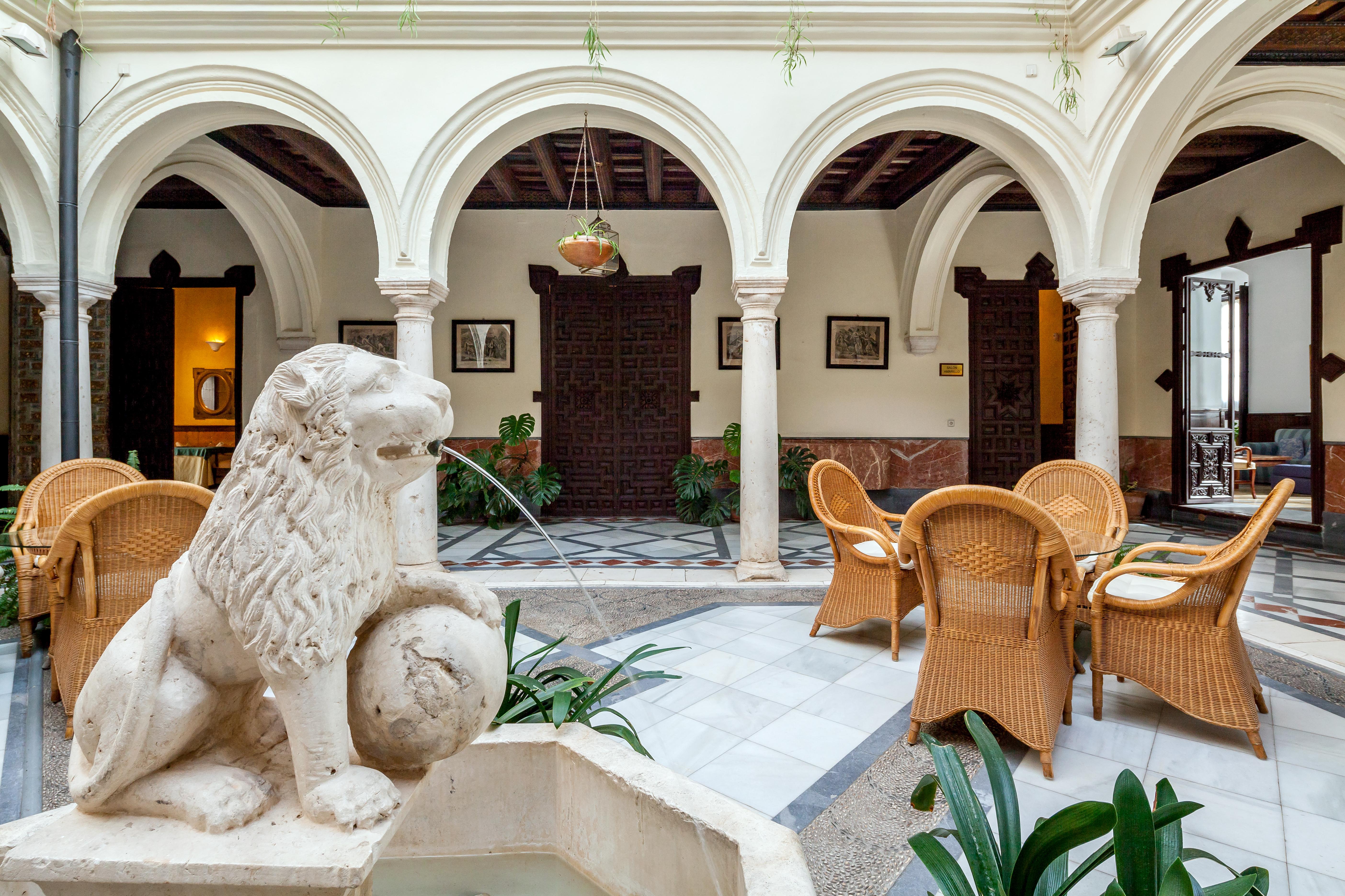 Palacio Marques De La Gomera Hotel Osuna Exterior photo