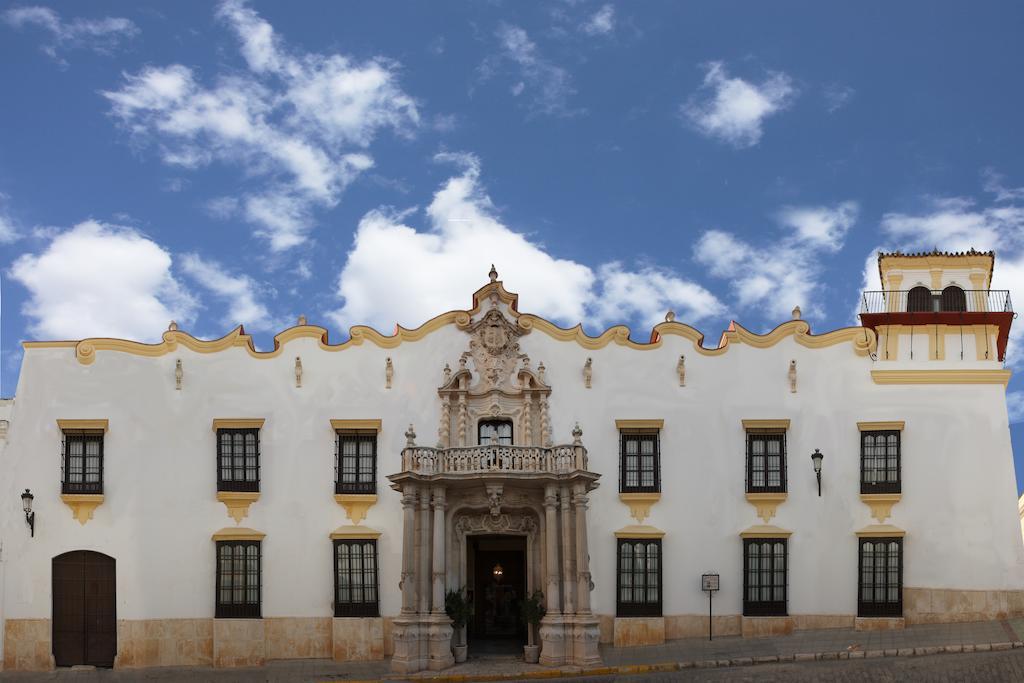 Palacio Marques De La Gomera Hotel Osuna Exterior photo